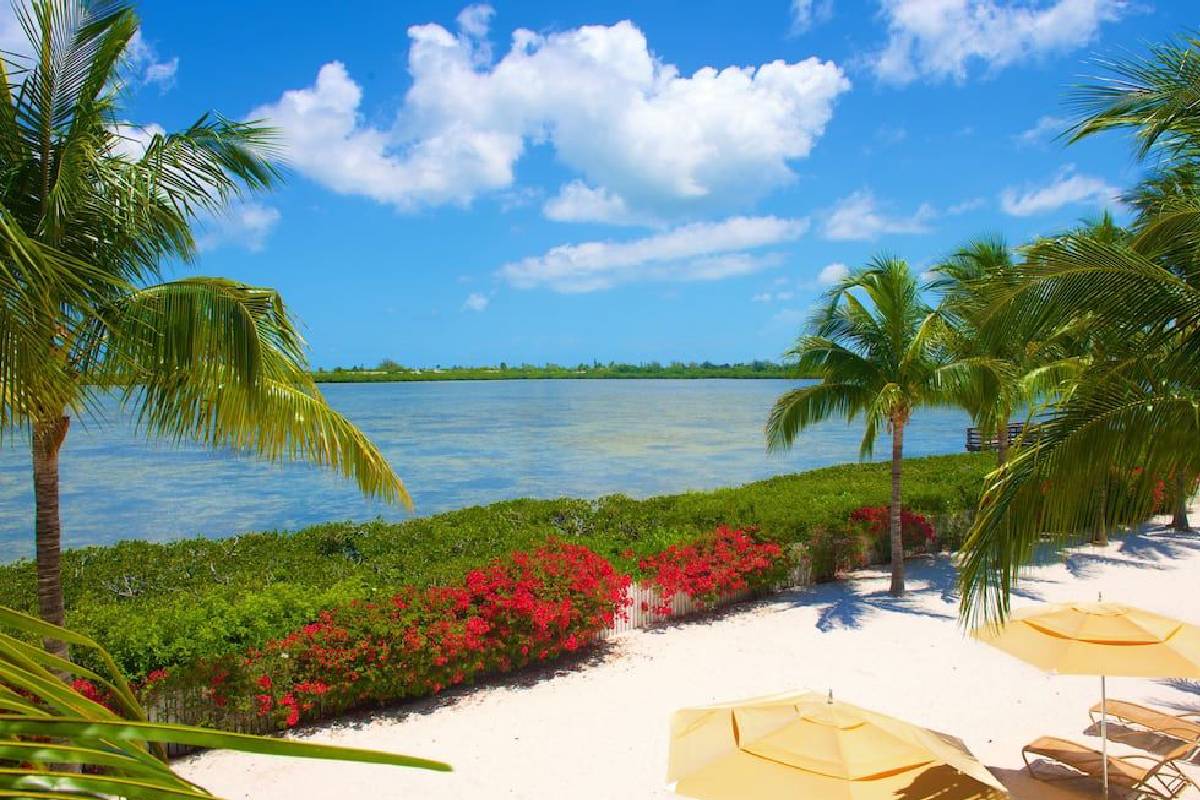 Parrot Key Hotel and Villas Key West four tropical pools with complimentary beach shuttle to Smathers Beach